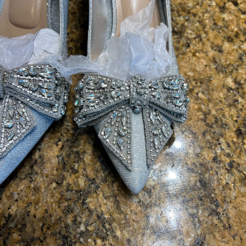 Women's Silver Heels with Bow Detail - Picture 2 of 9